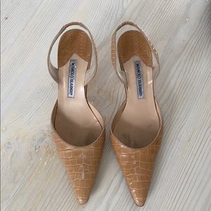 Manolo Blahnik Tan Crocodile Carolyne Slingback